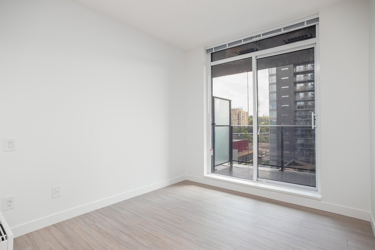 810-13615 Fraser Hwy