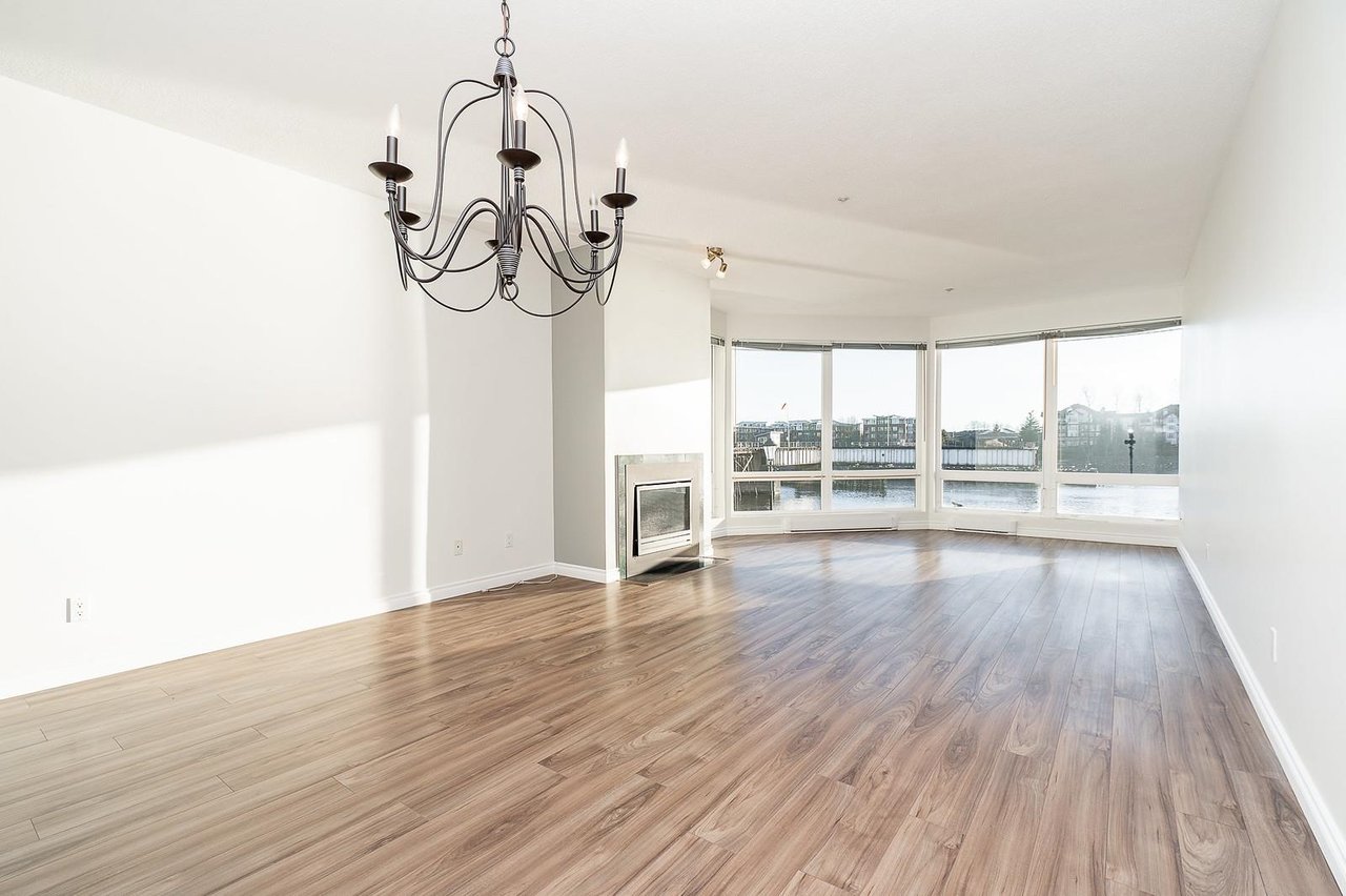 206-8 Laguna Ct