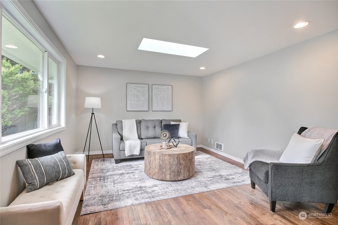 29 W Intercity Ave