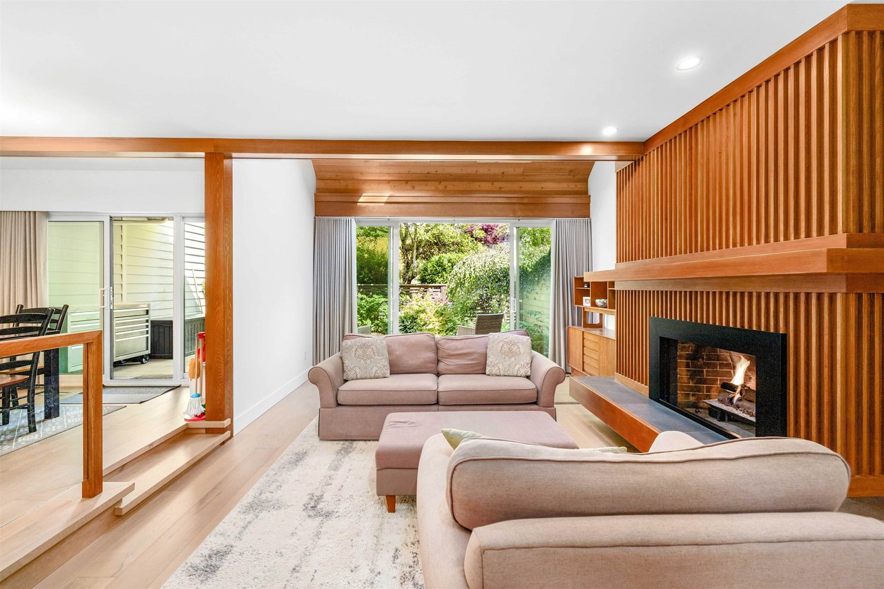 9-4957 Marine Dr