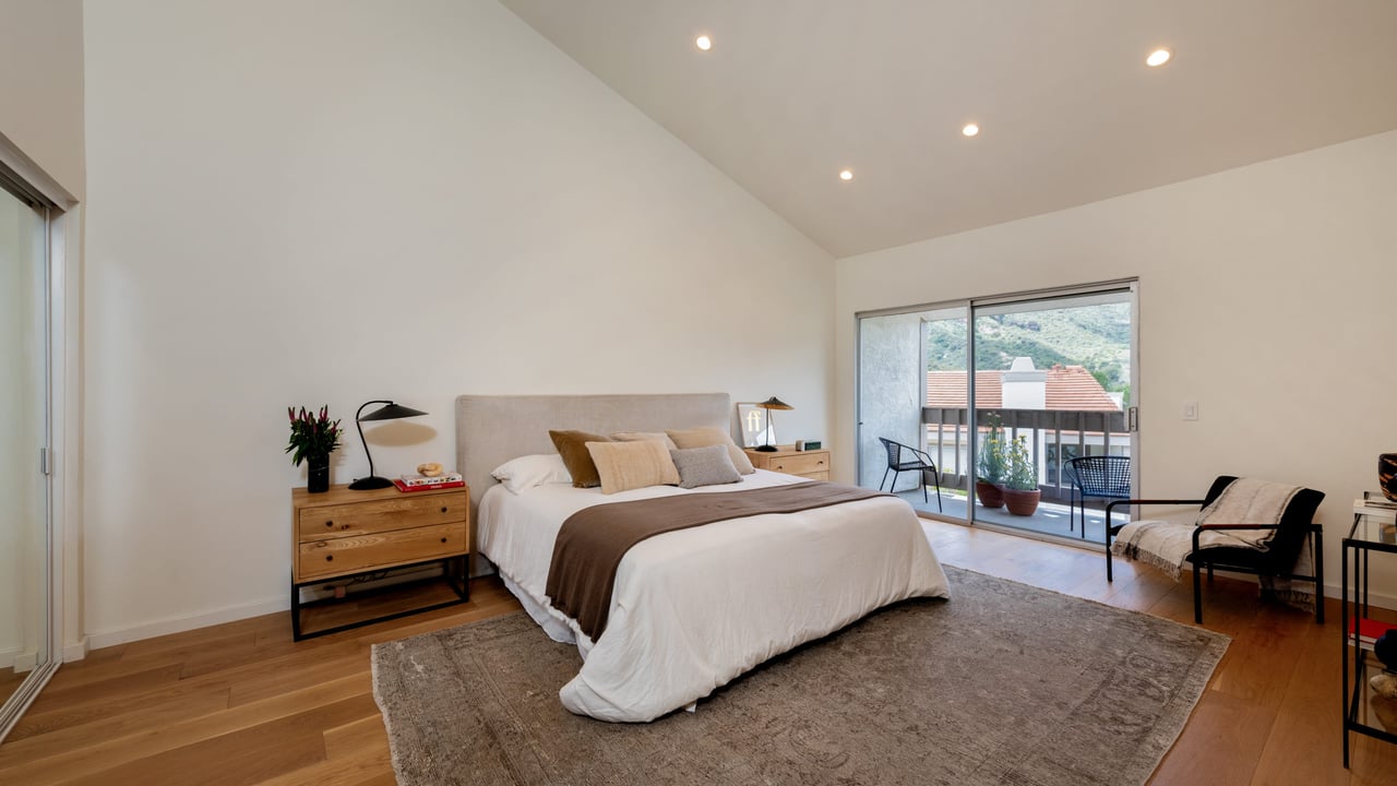 17098 Palisades Cir