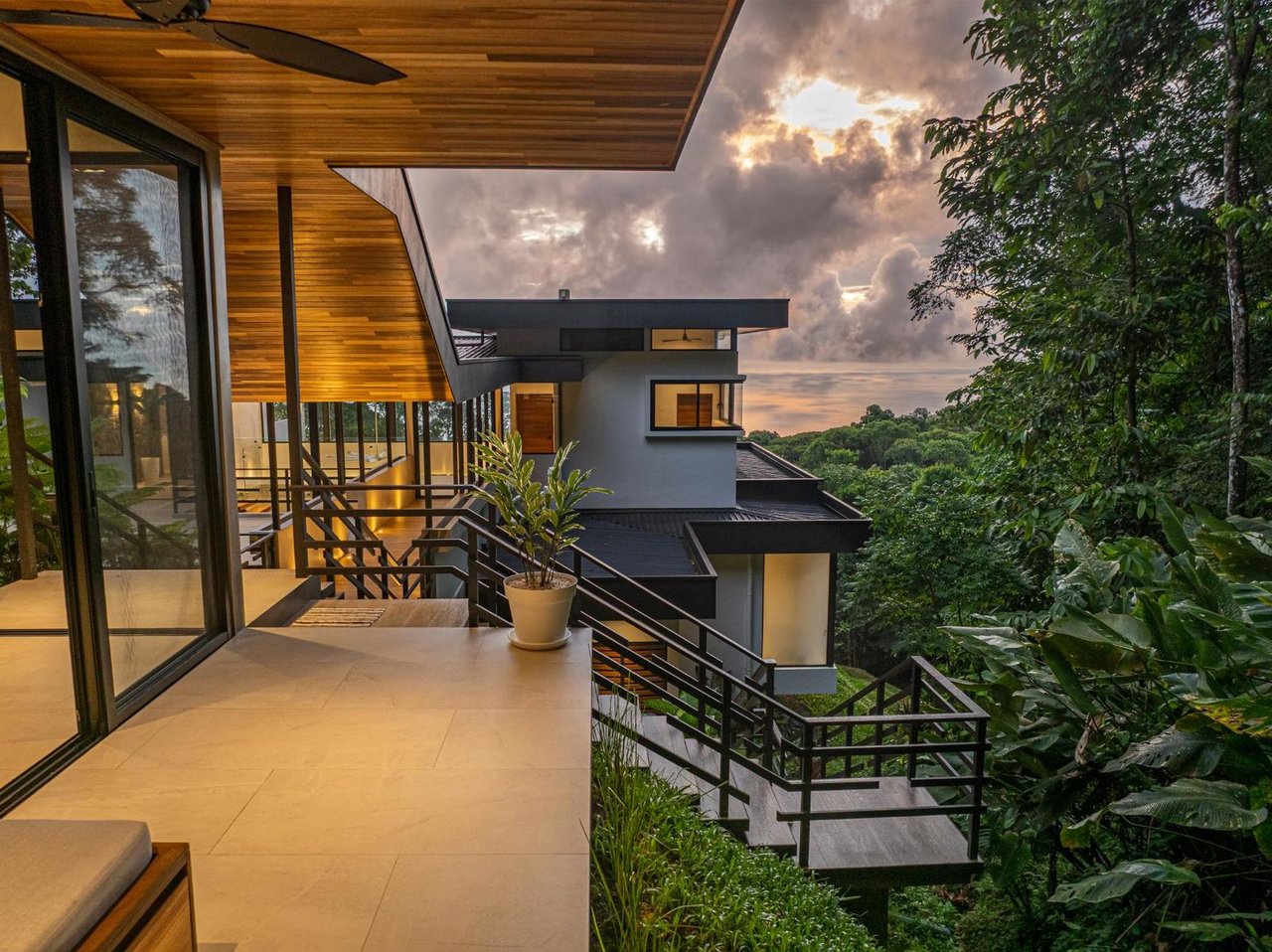 Private Waterfall Luxury Estate, Dominical, Puntarenas