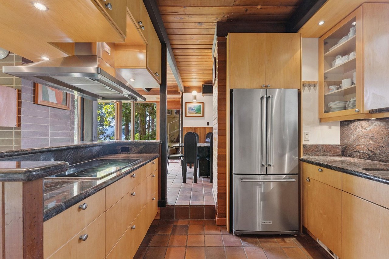 155 Highview Pl