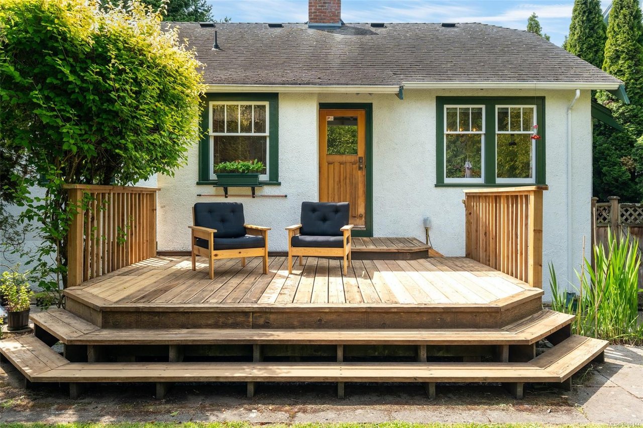 1924 Forrester St, Saanich