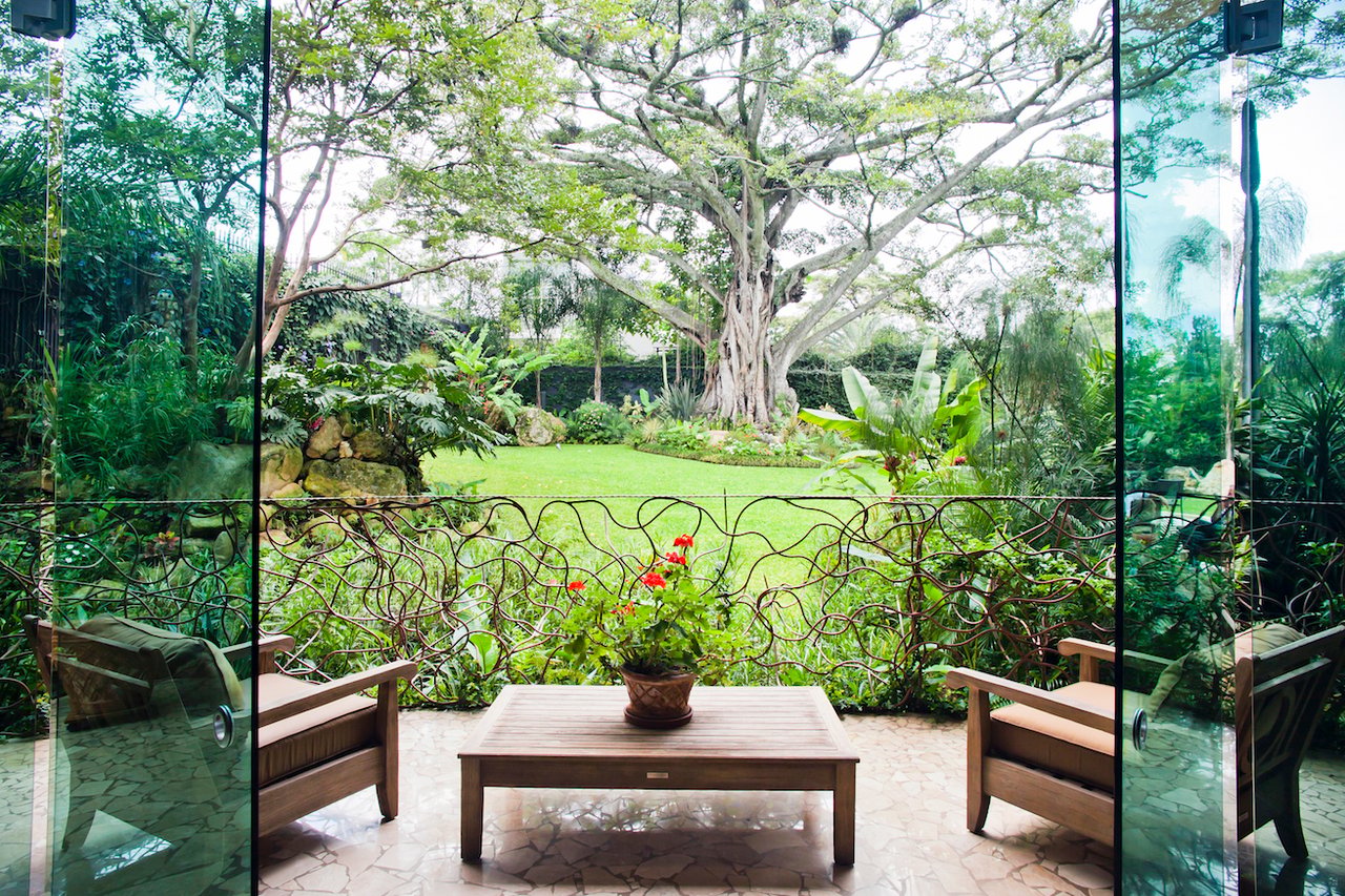 Private Secure Garden Estate, Escazu, San Jose
