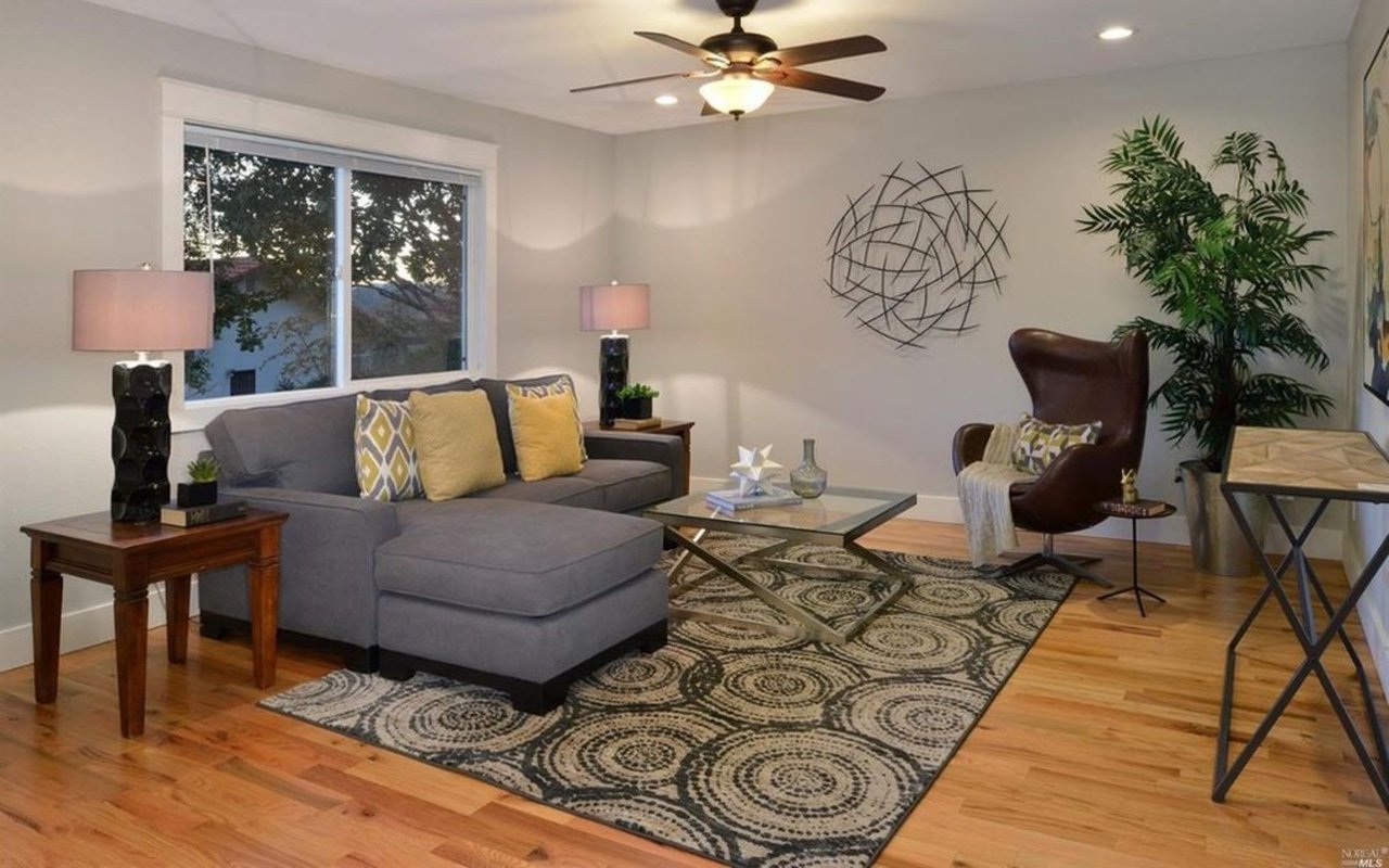 8140 Valley View Dr
