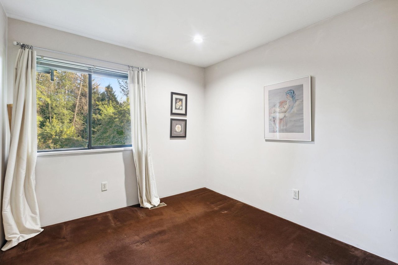 382 Mathers Ave