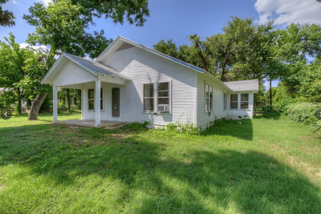 3520 Gonzales St