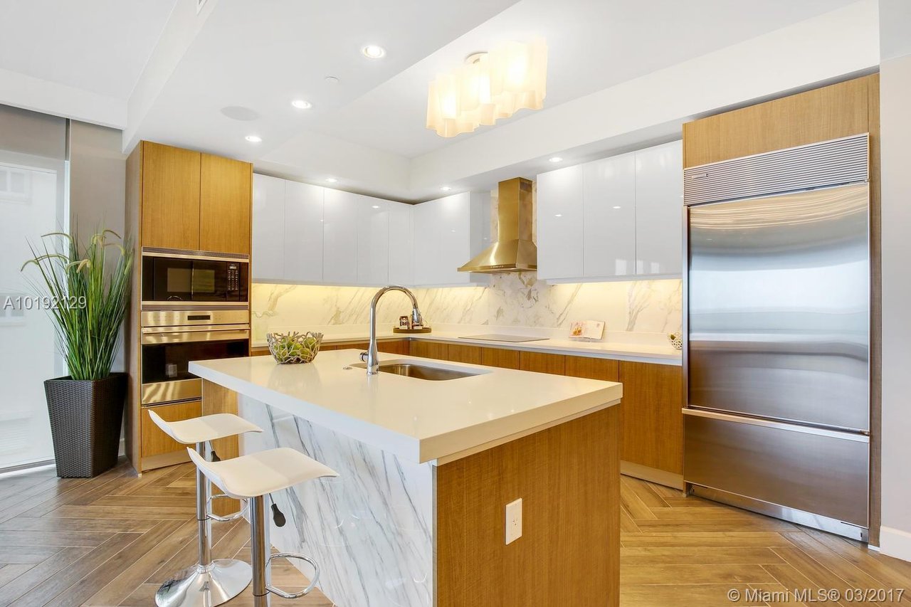 1200 Hillsboro Mile, #1206