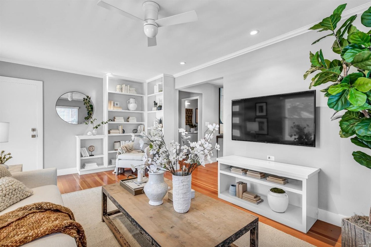 72 1st St