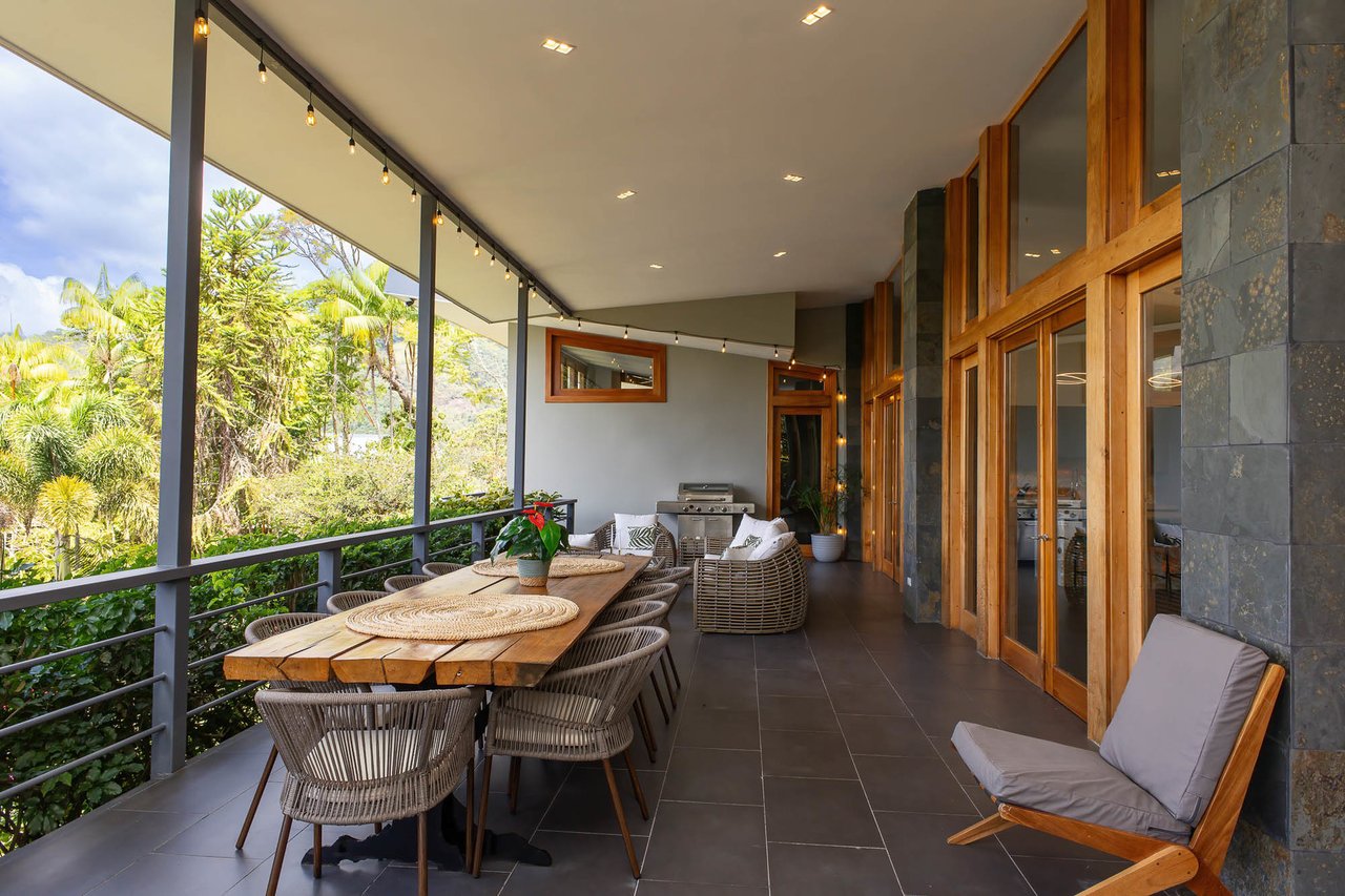 Luxurious Mountain Villa Retreat, Perez Zeledon, San Jose