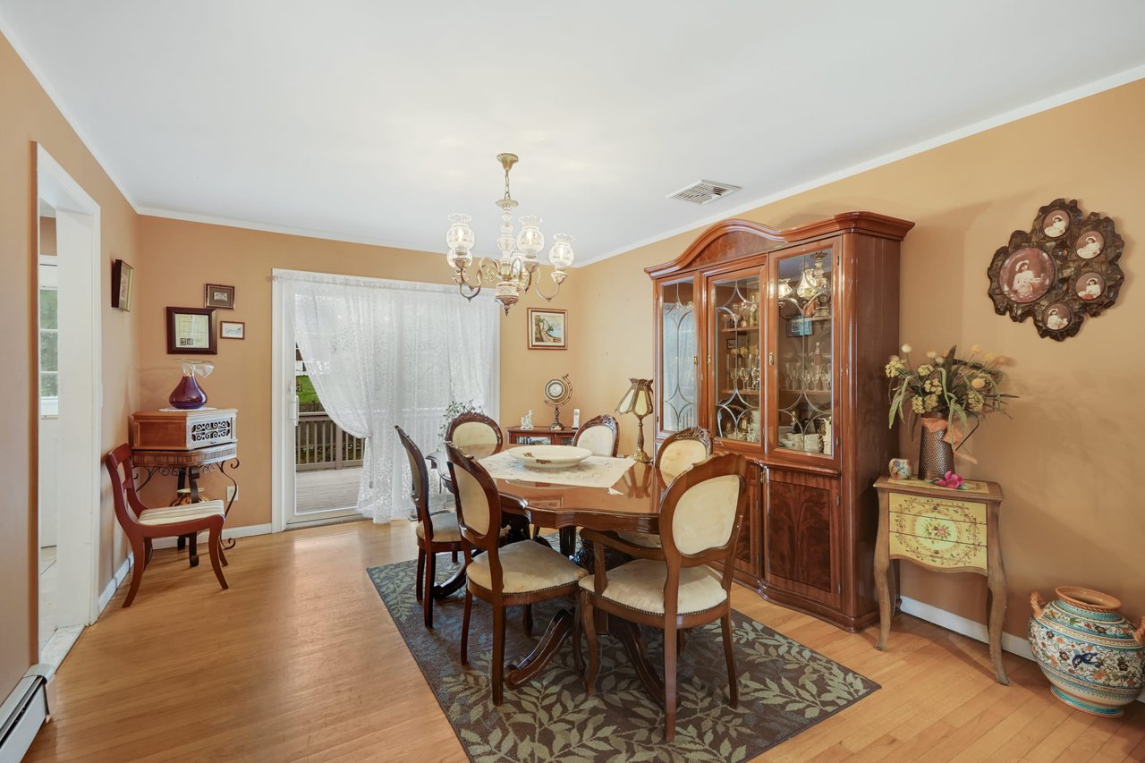 12 Locust Drive