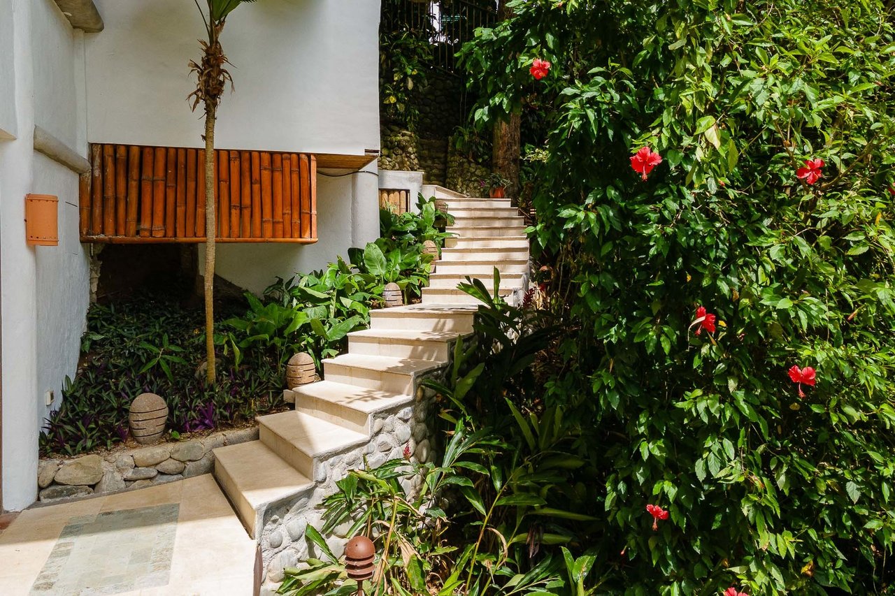 Balinese Tropical Rental Villa, Manuel Antonio, Puntarenas