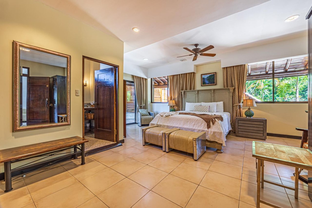 Casa Ramon, Distinguished Tropical Living Near Dominical