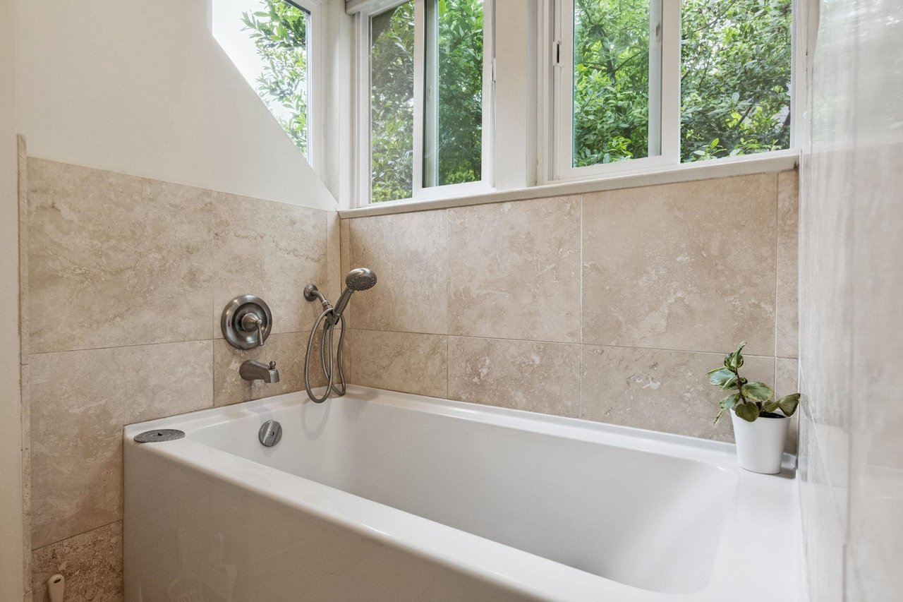 6820 Hycroft Road, West Vancouver