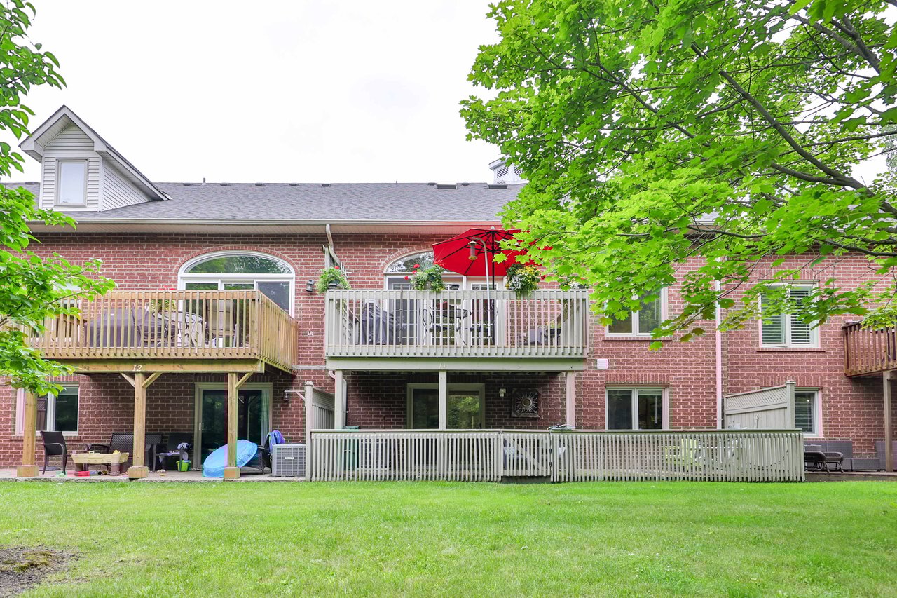1010 Cristina Crt #11, Mississauga