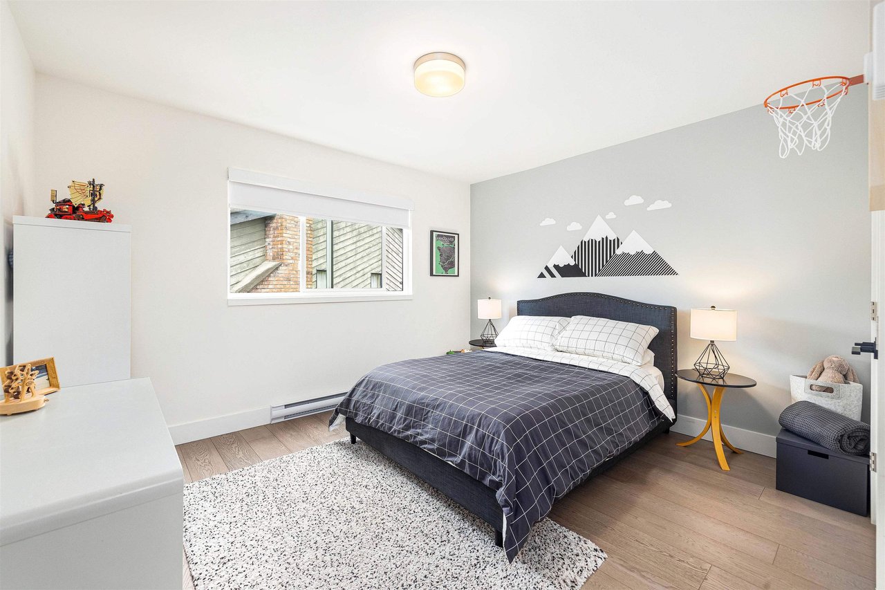 2417 Weymouth Pl