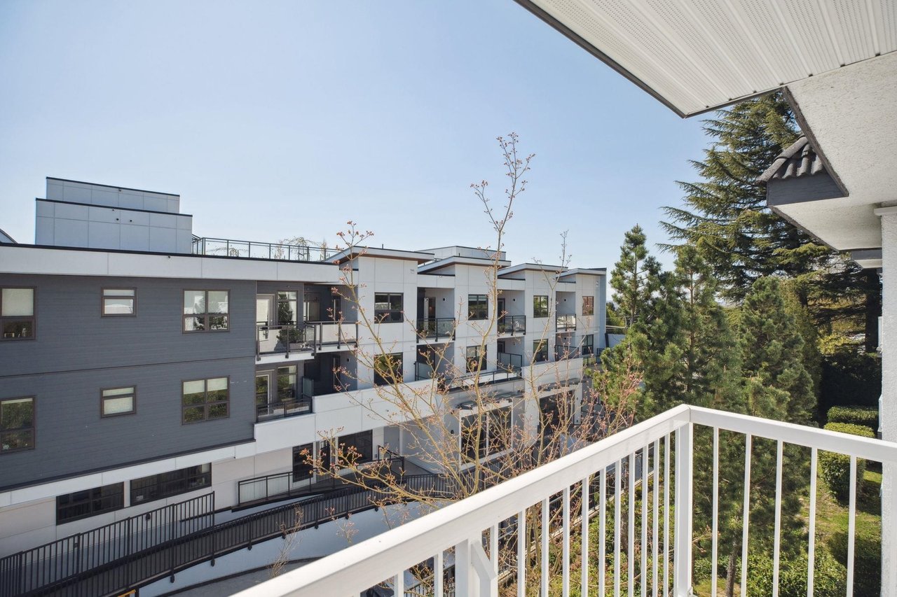 205-371 Ellesmere Avenue, Burnaby