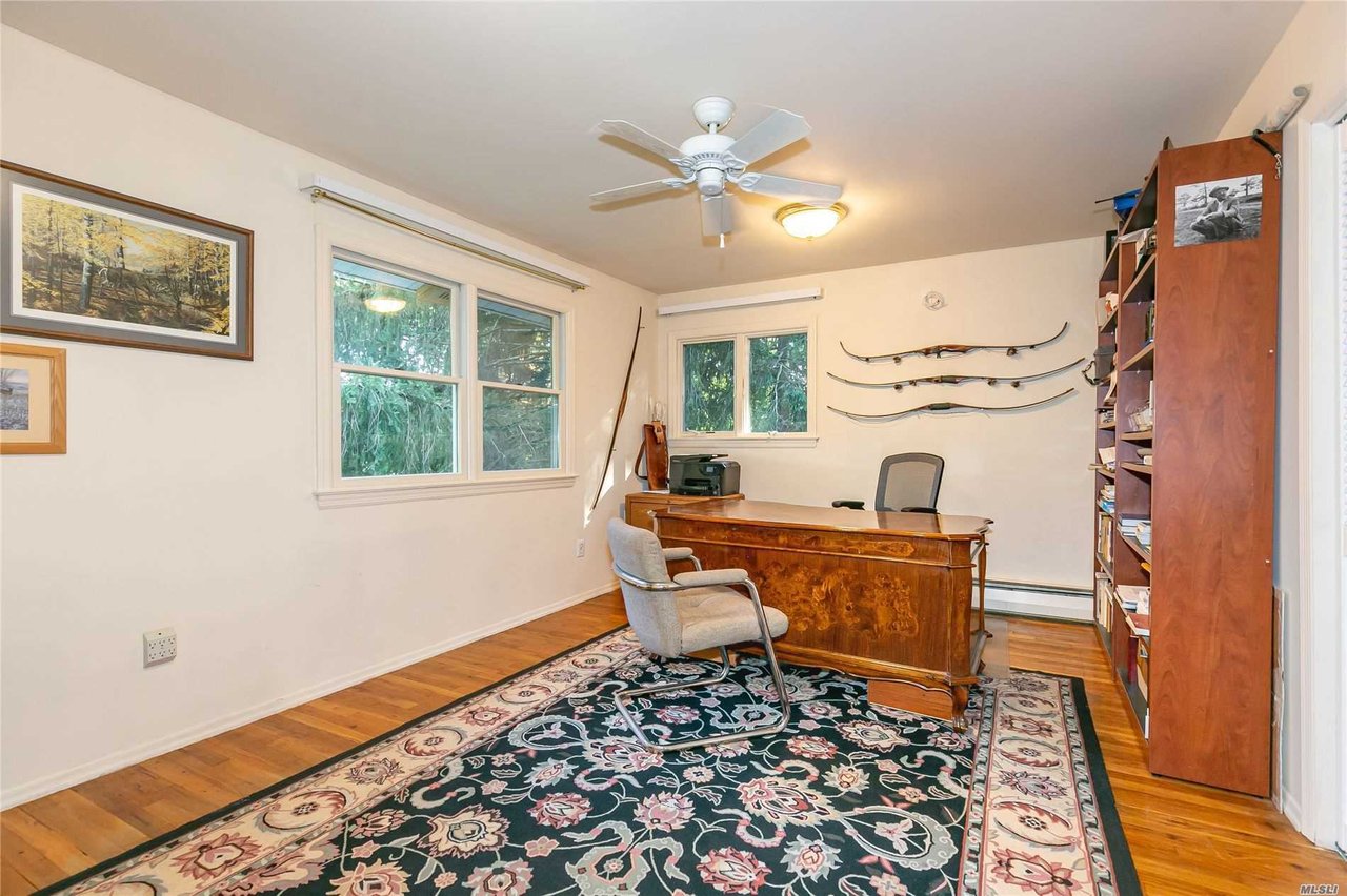 10 Cupid Ct, Dix Hills