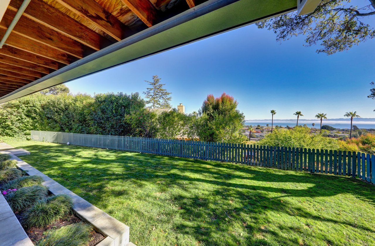Newly Remodeled Home with Bay Views 