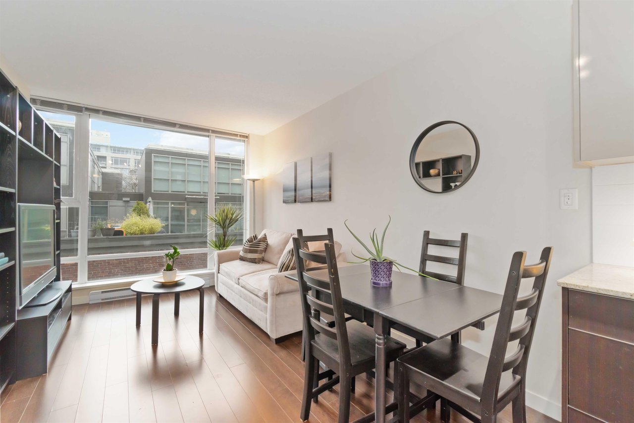 512-1919 Wylie St