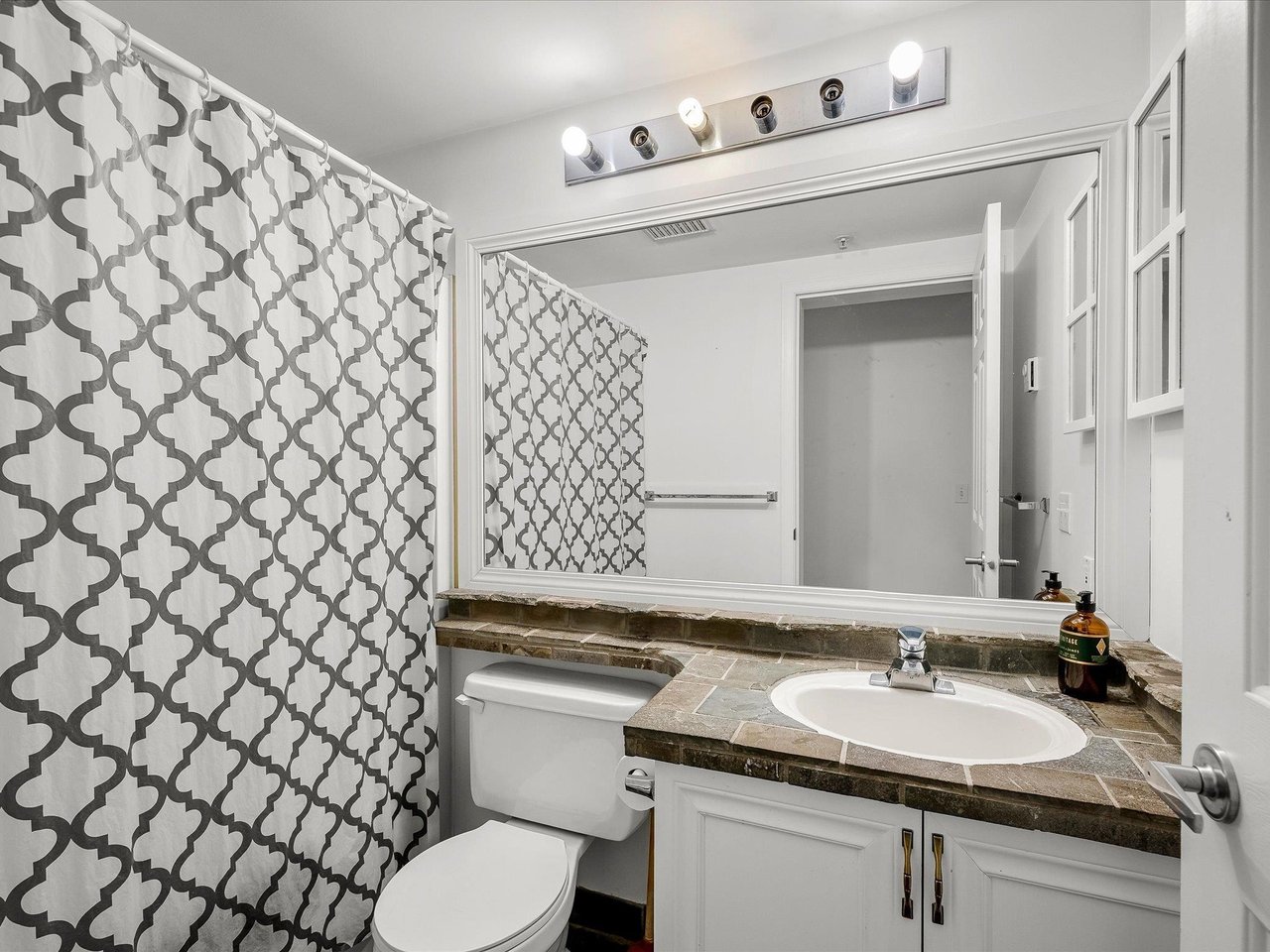 27-7410 Flint Street, Pemberton