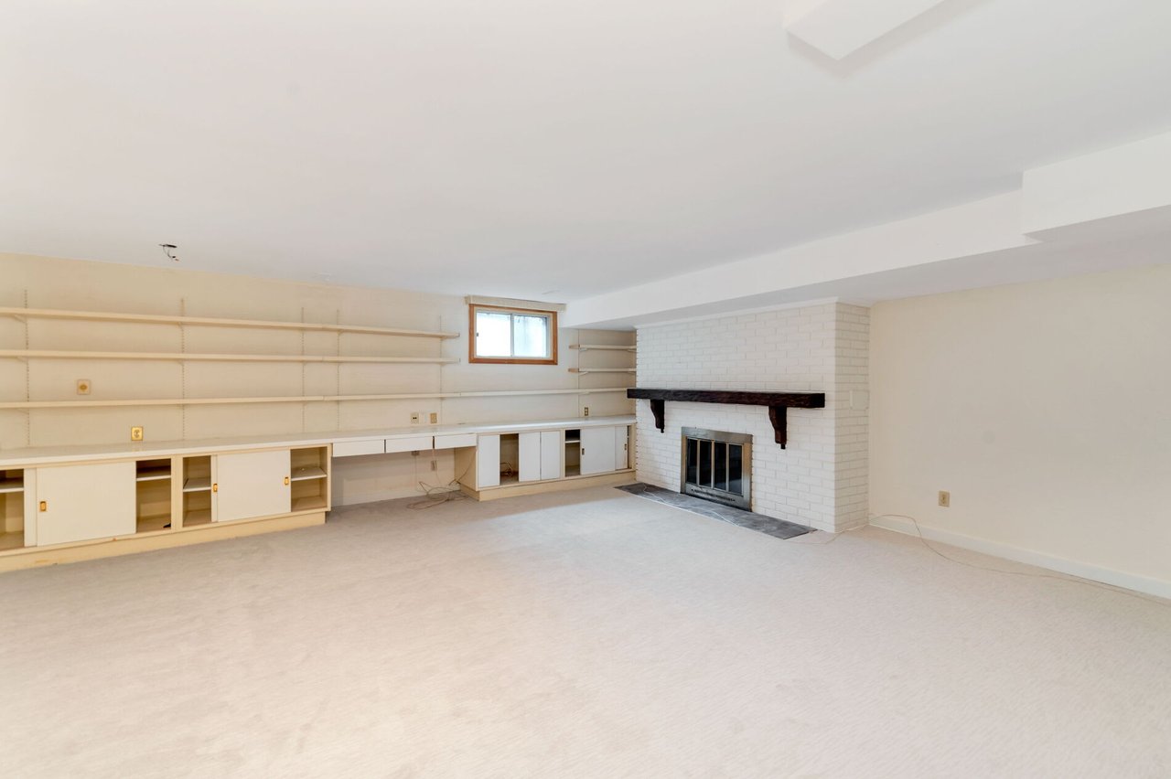 BAYVIEW VILLAGE TOWNHOME