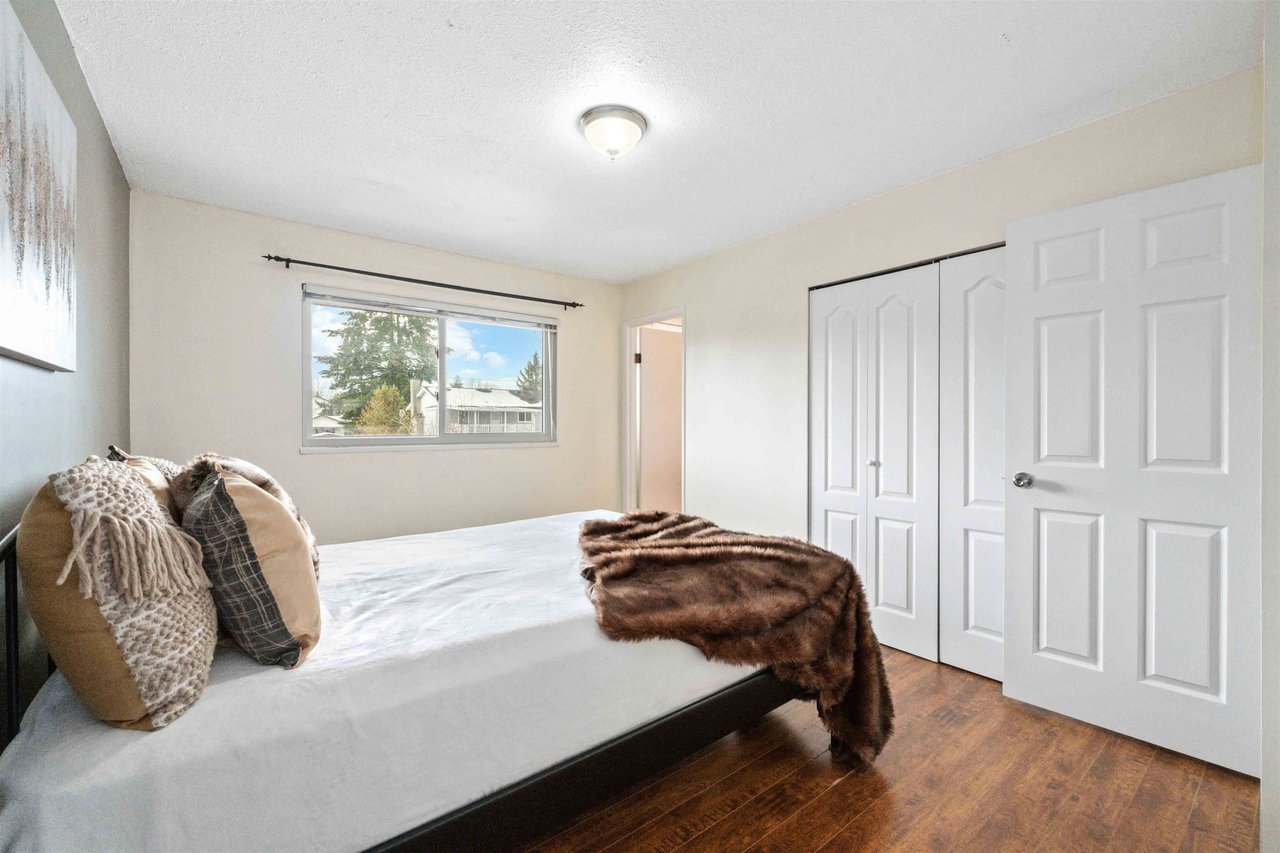 15774 96 Ave