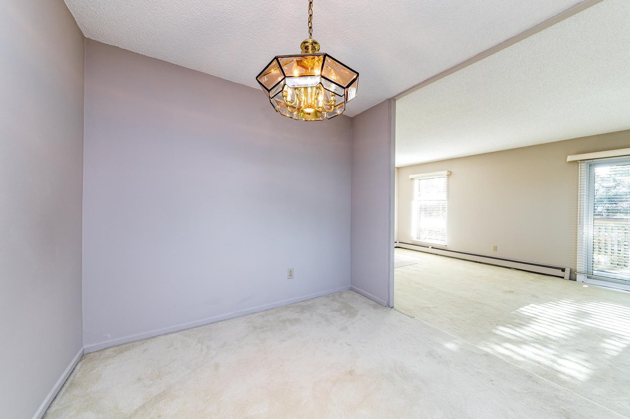 414-2366 Wall St