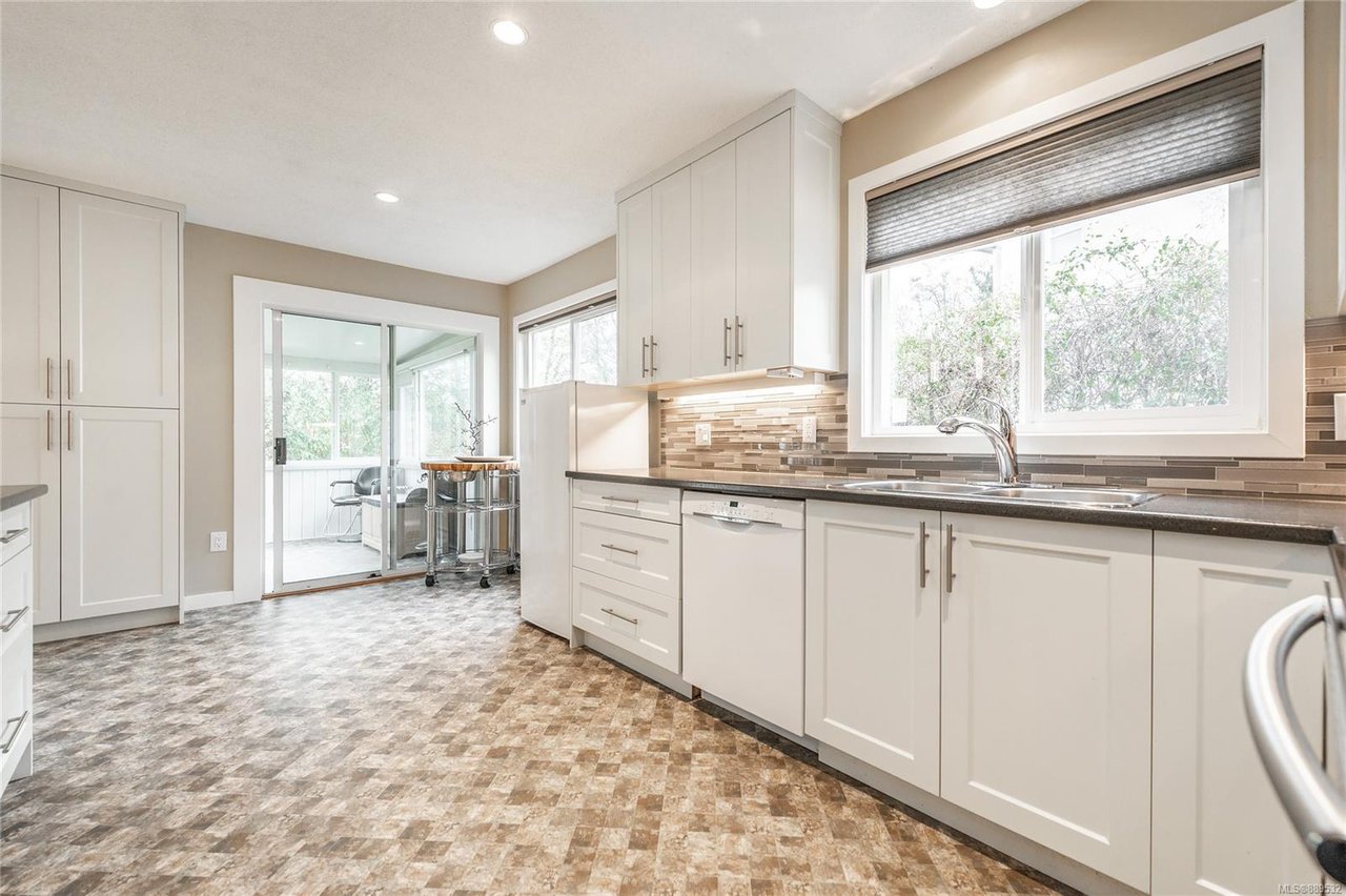 852 Ankathem Pl