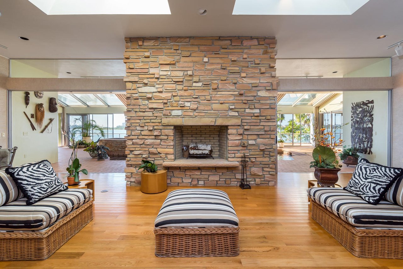 682 Mourning Dove Dr