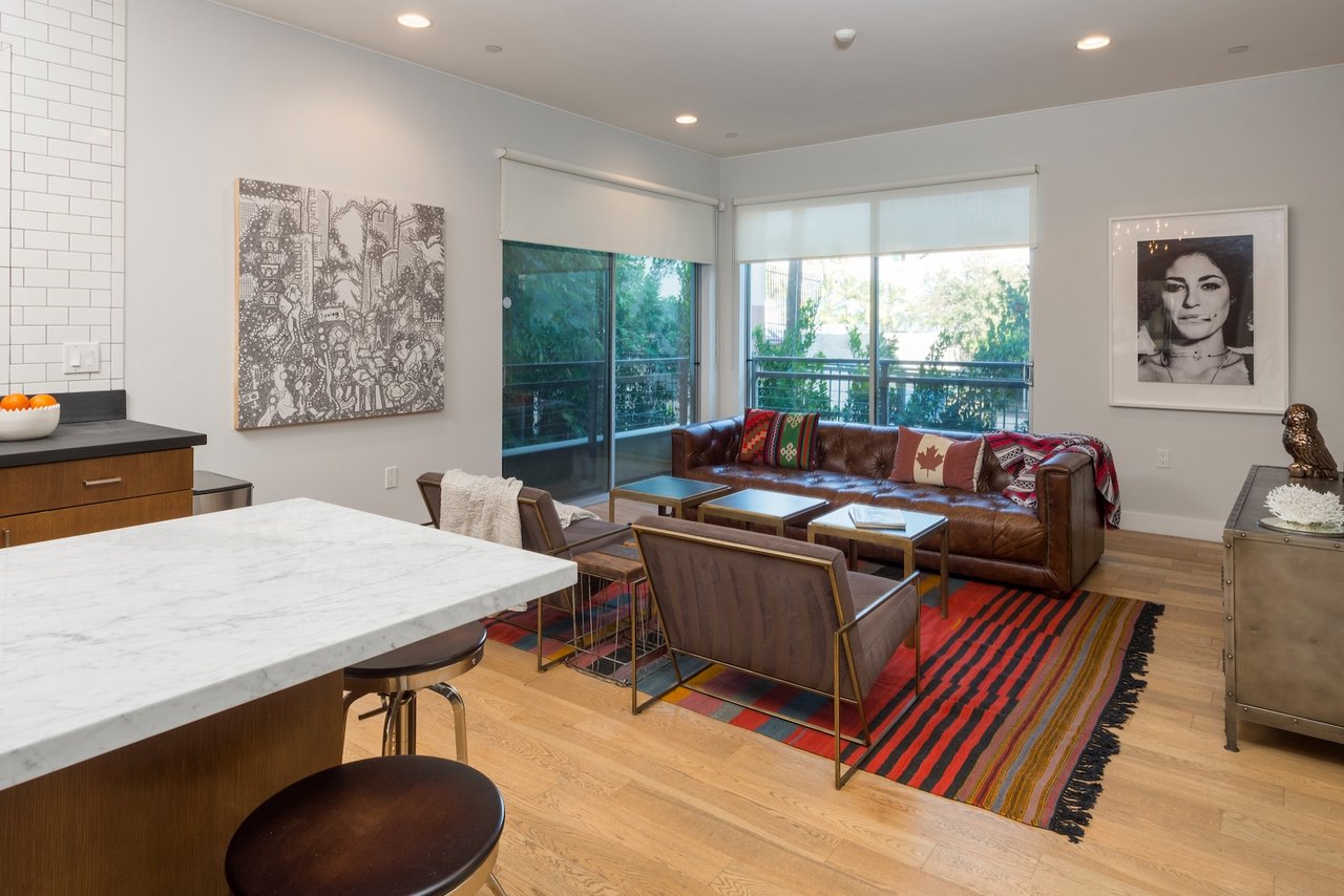 Modern 2 Bedroom/ 2 bath at the Metropol