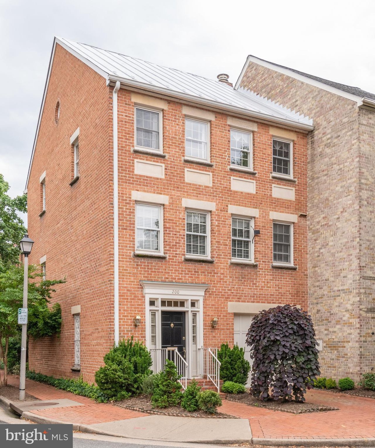 200 Oronoco Street