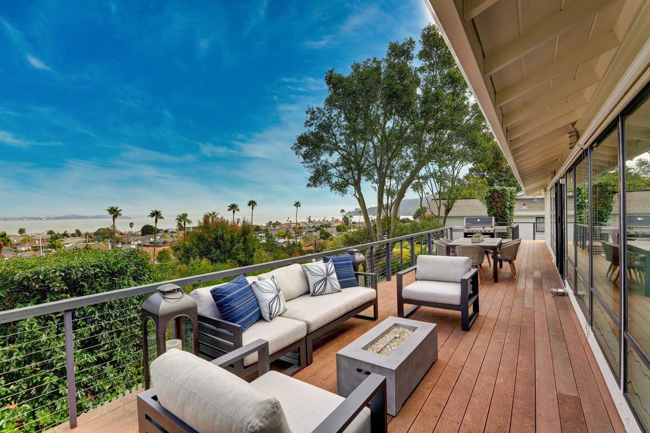 Newly Remodeled Home with Bay Views 