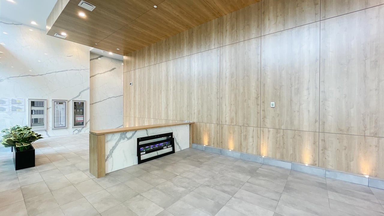 812-13615 Fraser Hwy