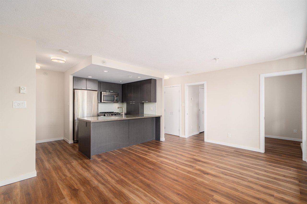 801-2200 Douglas Rd