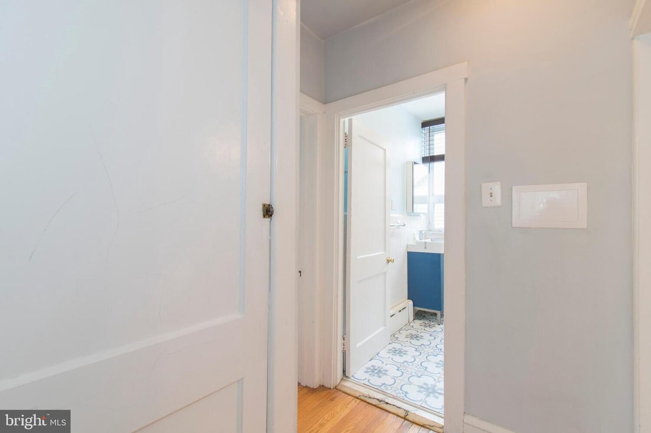 52 WEISS AVE