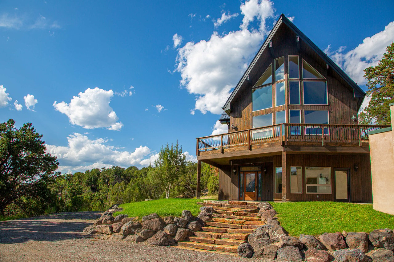 Centrally Located Mountain Chalet in Basalt 