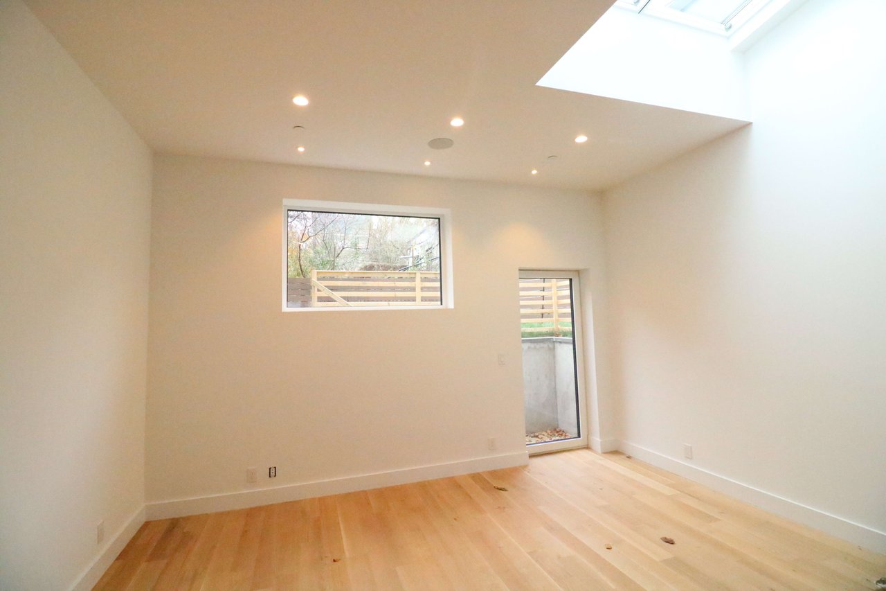 28 Underhill Ave