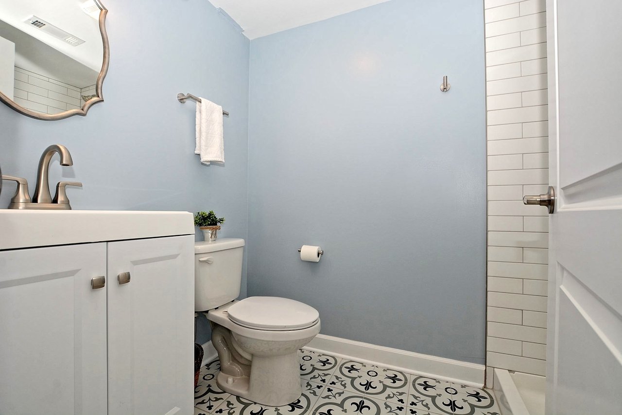 Oak Lawn Stunner