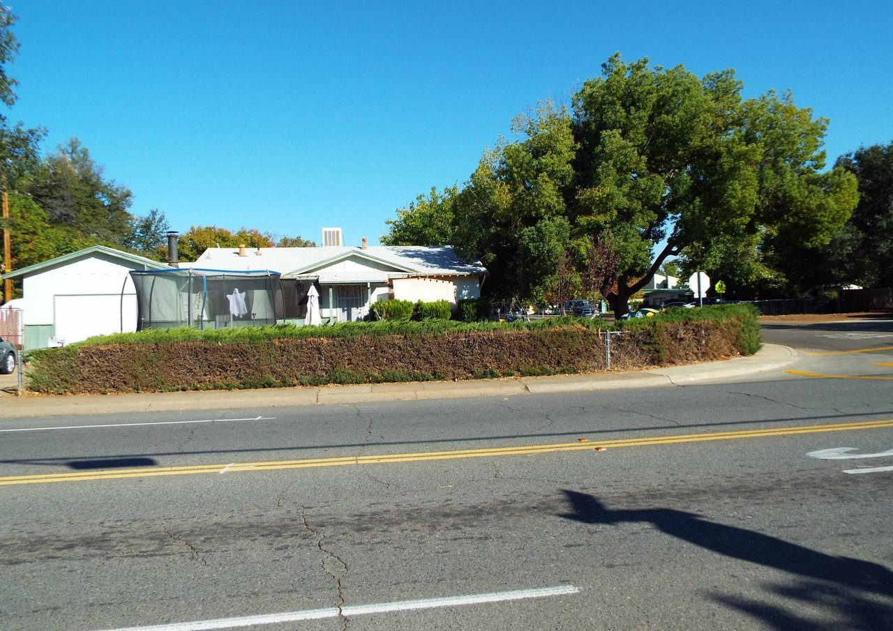 3517 Alta Mesa Dr