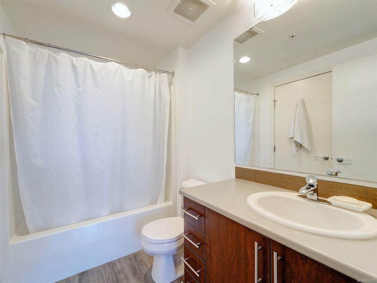 407-797 Tyee Rd