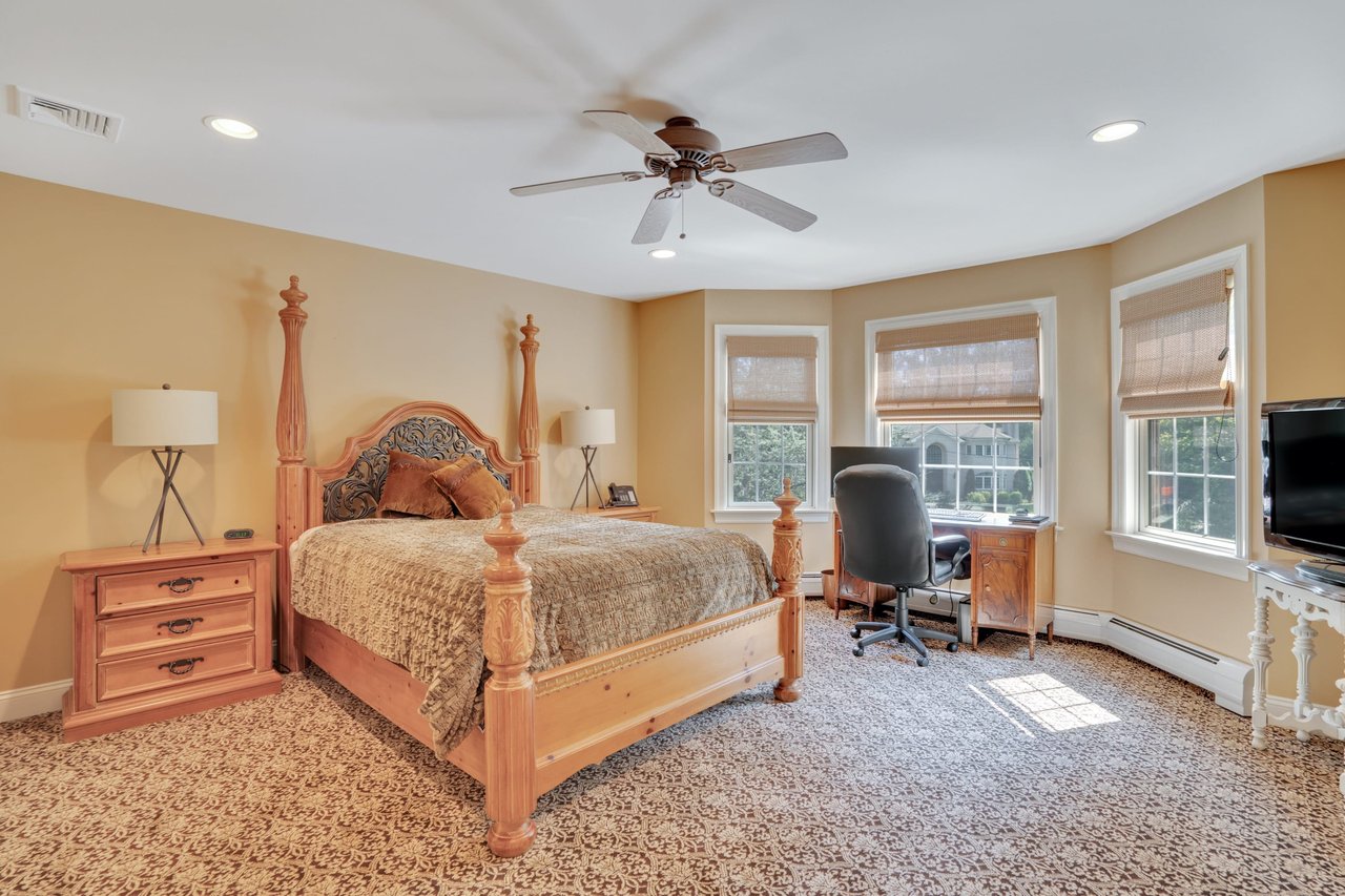 8 Glenbrook Drive