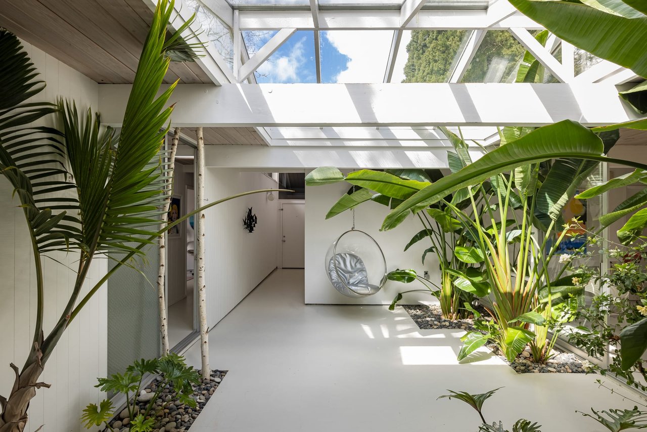 Rummer Dream House in Vista Brook