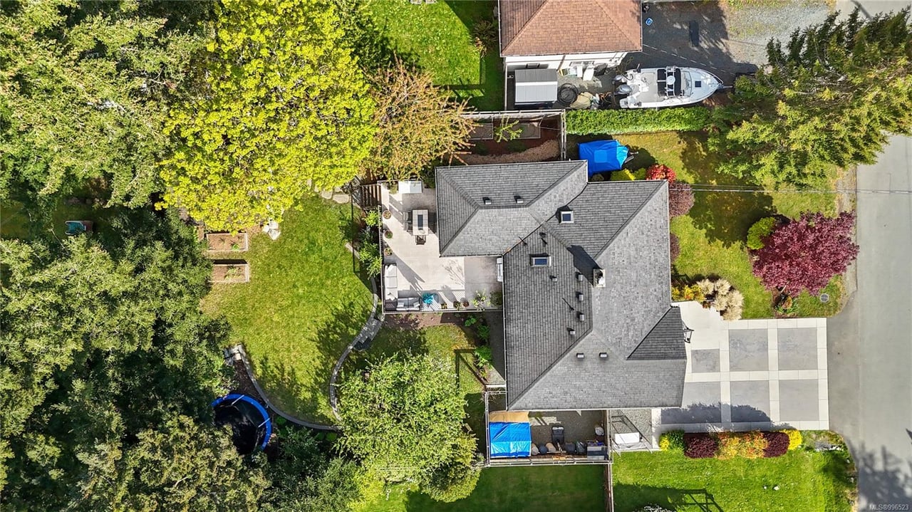 1228 Pearce Cres