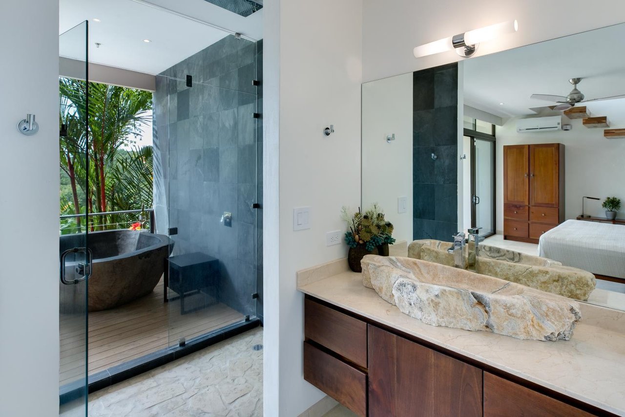 Villa Santo Vida, 4 Bed, Ocean View
