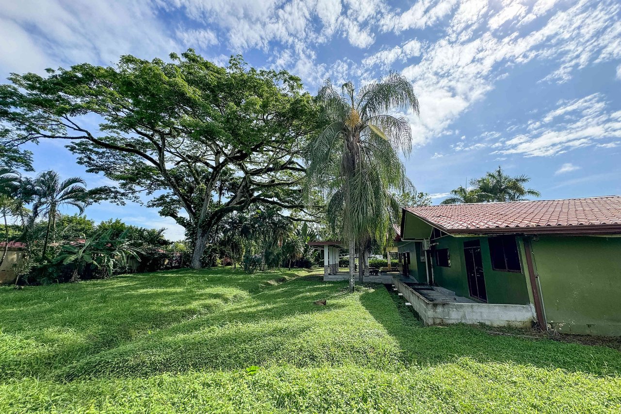 La Casona, 5 BDR Home Close To Quepos Town 