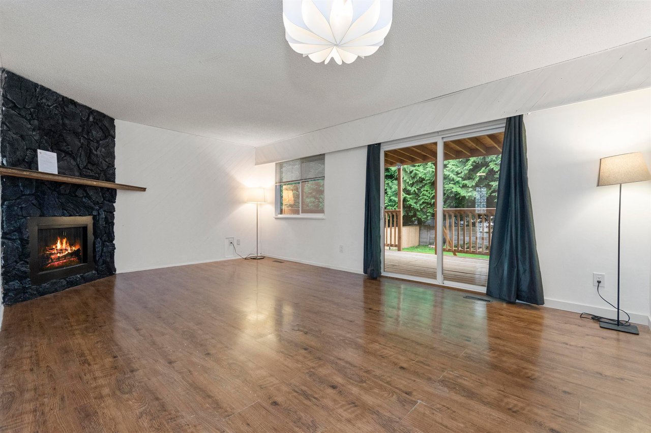 32378 Grebe Cres