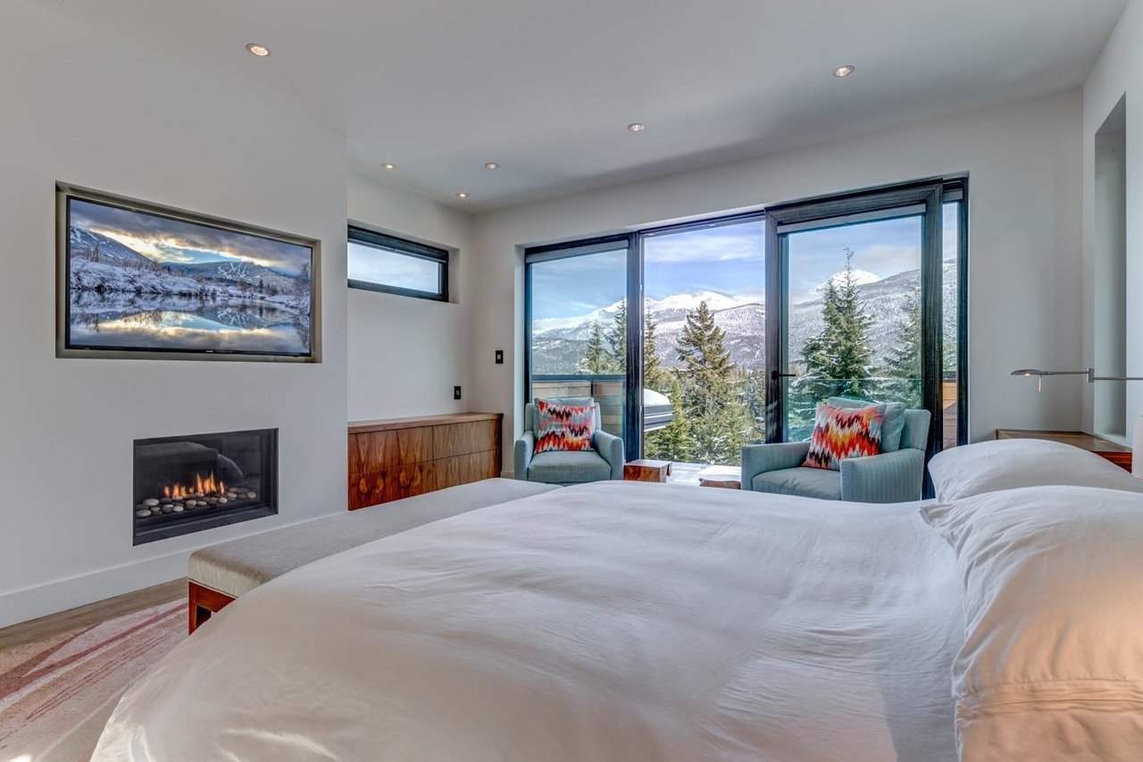 3418 Blueberry Dr