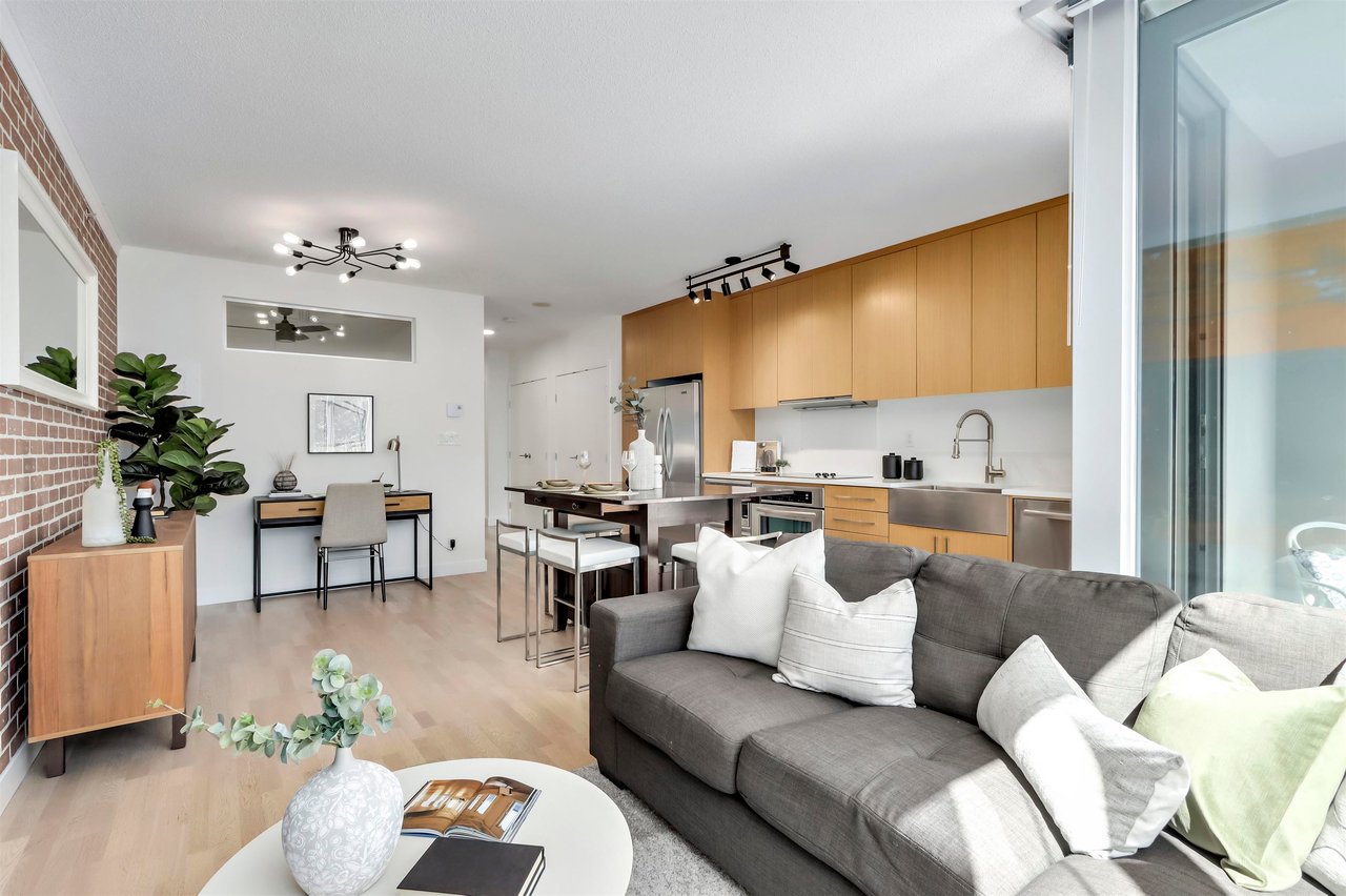 404-251 E 7th Ave